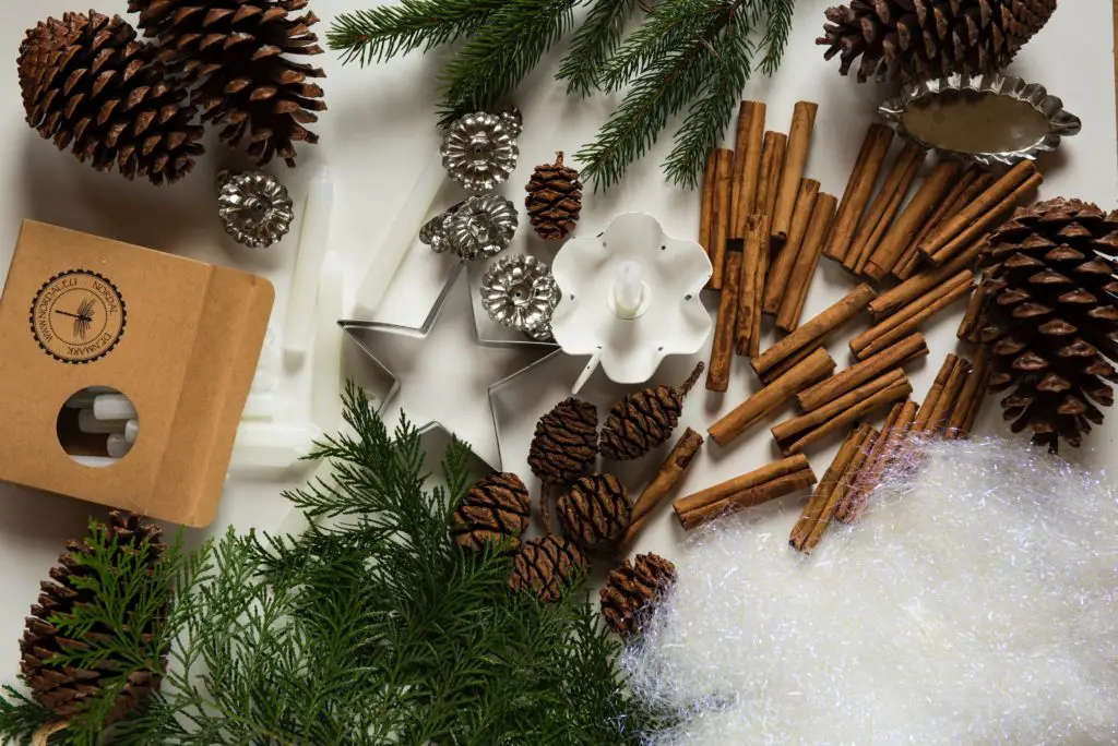 Hand made decorations, Pine Cones