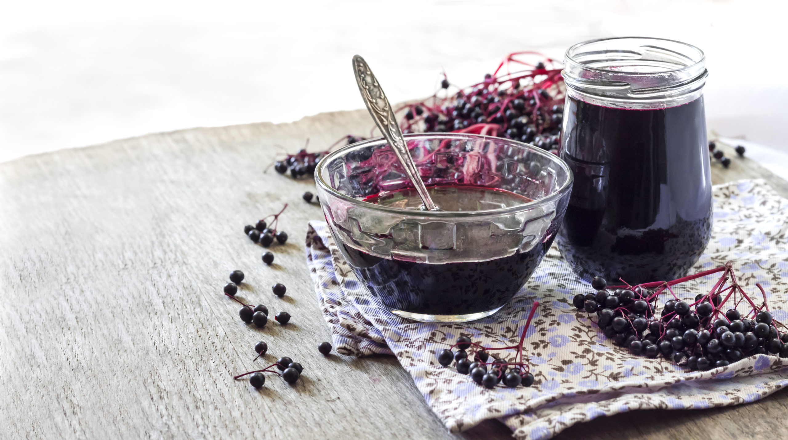 5 Ways to use Elderberry to stop a cold in its tracks