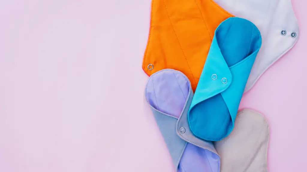 how to use cloth pads, how to use reusable pads and their benefits.